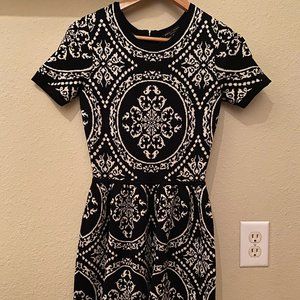Romeo & Juliet Couture. Fit & Flare Printed Sweater Dress. Size S